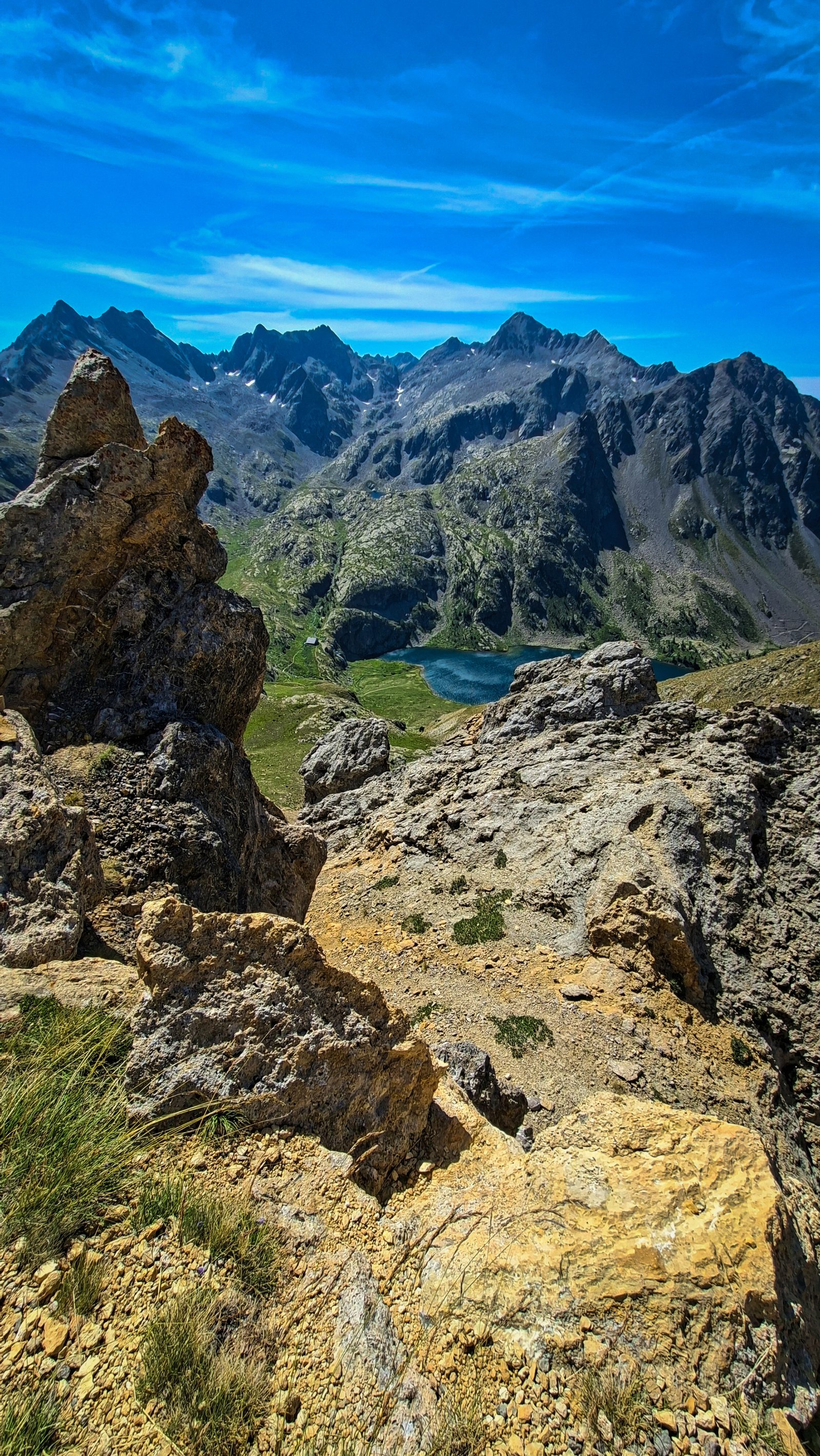 Arco Di Tortisse E Rifugio Dei Laghi Di Vens